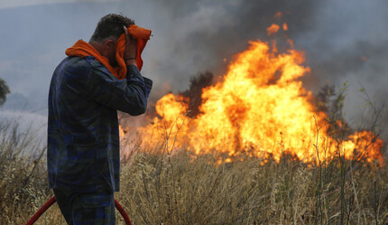 Sakız Adası'ndaki orman yangını kontrol altında - dunya