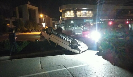 Takla atan otomobilden burnu bile kanamadan çıktı - gundem