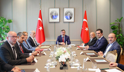 İşçi temsilcileriyle bir araya gelen Cevdet Yılmaz'dan 'vergi' mesajı - gundem