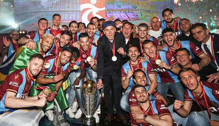 Trabzonspor tarihi zaferi beyaz perdeye taşıdı: 'İnadıyla Şampiyon' belgeseli yayınlanıyor - spor