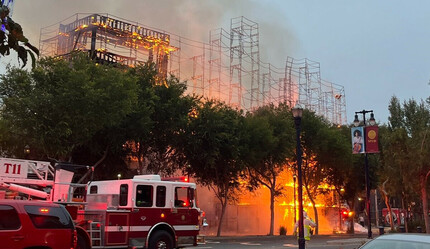 İnşaat halinde alev alev yandı, dumanlar gökyüzünü kapladı - gundem