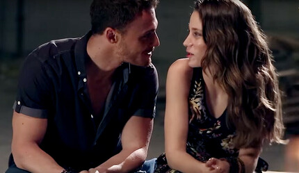 İlk adım Kerem Bürsin’den! Serenay Sarıkaya hamlesi iddiaları tetikledi - magazin