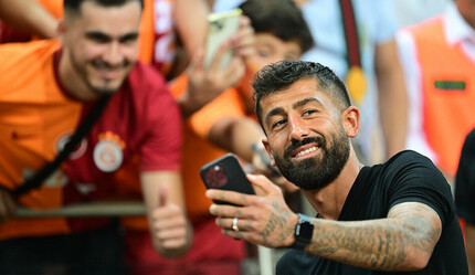 Kerem Demirbay Rams Park'ta Zalgiris maçını izledi tribünler