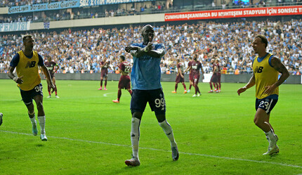 ÖZET Adana Demirspor - CFR Cluj (2-1 Maç Sonucu) Adana'da tur son dakika golüyle geldi - spor