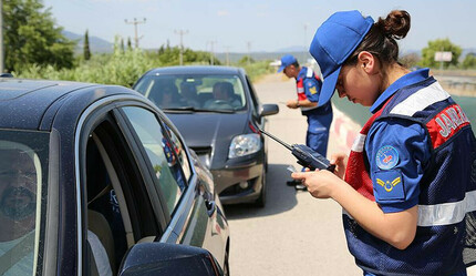 Trafikte sorumsuzluğa af yok! 427 araç trafikten men edildi - gundem
