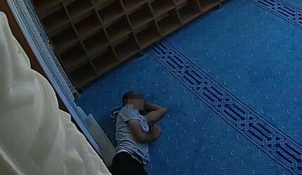 Cami hırsızına Eyyam-ı bahur şoku! Çalmak için girdi, serinleyip çıktı! - gundem