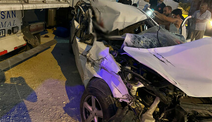 Feci kaza! Araç hurdaya döndü: Ölü ve yaralılar var - gundem