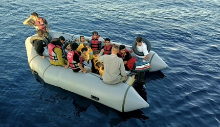 Çanakkale açıklarında 20 kaçak göçmen yakalandı - gundem