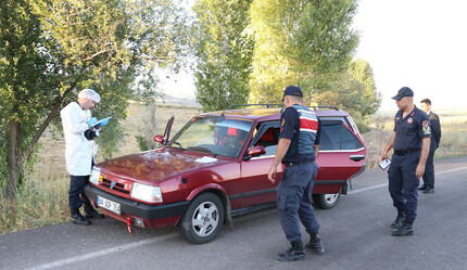 Sivas'ta kan donduran olay! Bir aracın içinde 2 ceset bulundu - gundem