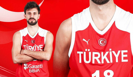 Son Dakika Basketbol Haberi: Anadolu Efes'in yeni transferi Doğuş Özdemiroğlu milli maçta sakatlandı - spor