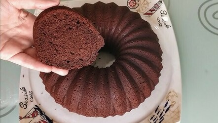 Süt yerine koyduğunuzda kek kabına sığmıyor.. İşte kabaran kek tarifi - YEMEK