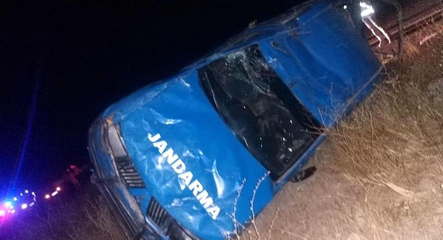 Erzurum'da askeri araca tır çarptı: 5 yaralı! - gundem