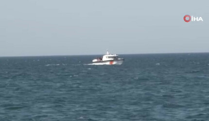 Tekneyle açılan aile korku dolu dakikalar yaşadı: Anne hala kayıp - gundem