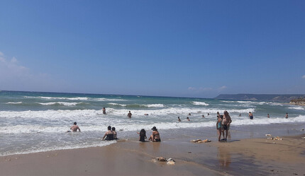 Fırtına çıkınca oluşan dalga denizdekilere panik dolu anlar  yaşattı - gundem