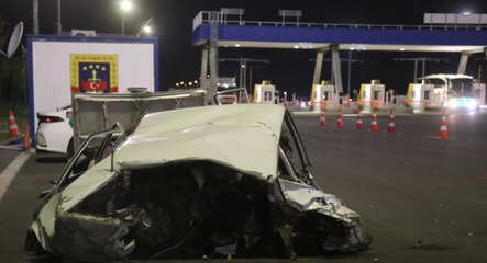 Otomobile cip çarptı: Kağıt gibi ezdi geçti - gundem