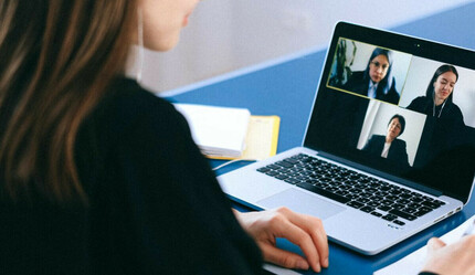 Uzaktan çalışma devri bitiyor mu? Evden çalışma döneminin simgesi Zoom, çalışanlarını ofise çağırdı - dunya