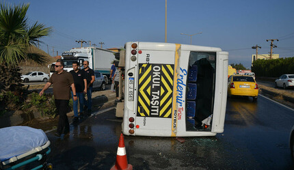 Sabah saatlerinde servis minibüsü devrildi: Onlarca yaralı var - gundem