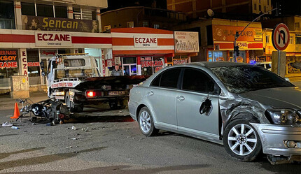 Motosiklet otomobille çarpıştı: 1 ölü, 1 yaralı - gundem