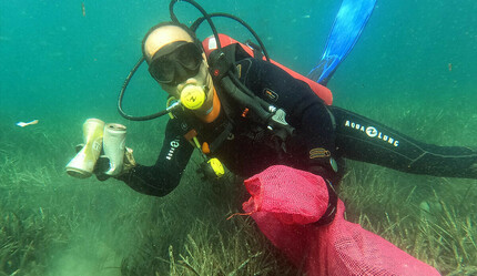 Gönüllü kahramanlar denizleri iyileştirmeye devam ediyor: 2 saatte 128 kilogram atık toplandı - yasam