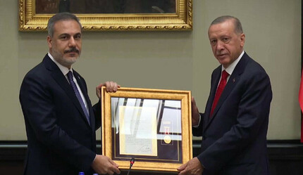 Son dakika: Cumhurbaşkanı Erdoğan’dan Hakan Fidan’a üstün hizmet madalyası - politika