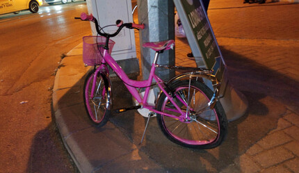 Kırmızı ışığa rağmen durmadı: Bisikletli çocuğa hızla çarptı - gundem