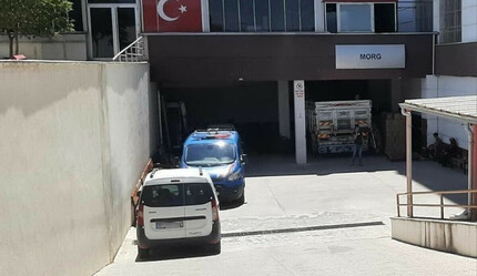 Cani adam eşine baltayla saldırdı - gundem