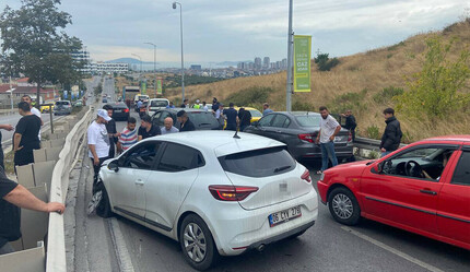 Vinç sürücüsü ortalığı savaş alanına çevirip kaçtı: 16 araç kaza yaptı - ekonomi