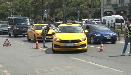 Fatih'te yolculardan fahiş ücret isteyen taksiciler cezasız kalmadı: Taşıma belgesi askıya alındı - gundem