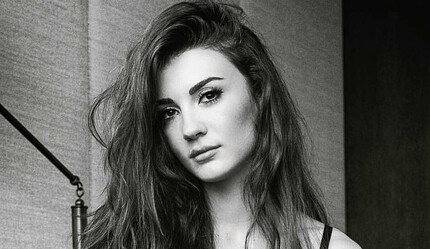 Burcu Özberk kısa saçlı halini paylaştı, takipçileri ikiye bölündü: Yap diyen de var yapma diyen de… - magazin