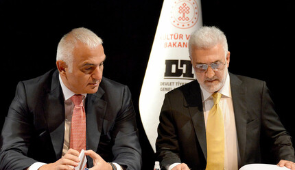 Bakan Ersoy’dan görevine hızlı başlayan Tamer Karadağlı’ya anlamlı ziyaret - kultur-sanat