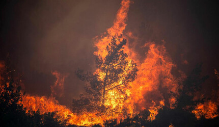 Yunanistan'da 6 gündür süren yangınlar nedeniyle tahliyeler sürüyor - dunya
