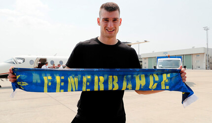 Dominik Livakovic Fenerbahçe'ye transfer oldu! Hırvat kaleci İstanbul'a geldi - spor