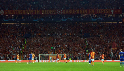 Son Dakika Galatasaray haberleri: 4 yıl sonra iç sahada Şampiyonlar Ligi müziği çaldı! - spor