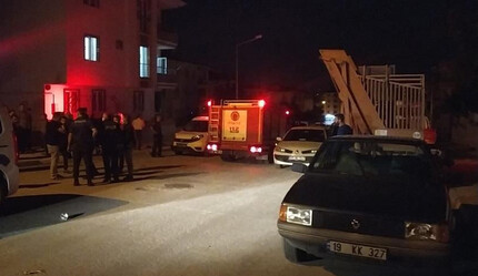 Komşularına sinirlendi, eşyalarını ateşe verdi - gundem