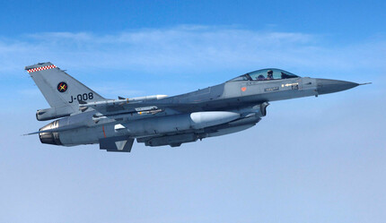Zelenski, Rusya'yı yenmek için gereken F-16 sayısını açıkladı - dunya