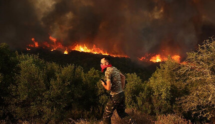 Komşu 13 gündür yanıyor! Yoğun duman helikopterlere ve uçaklara imkan vermiyor - dunya