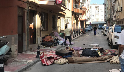 Arkadaşına kızdı eşyaları attı! Mahalleli 'intihar ediyor' diye polis çağırdı - gundem