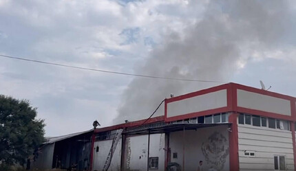 Uşak’ta tekstil fabrikasında yangın söndürüldü - gundem