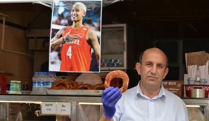 Kütahya'da bir fırıncı Melissa Vargas için simit dağıttı 'Nazar değmesin' - spor