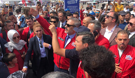 TEKNOFEST'i ziyaret eden Bakan Fidan'a vatandaşlardan büyük ilgi: O anlar kameraya yansıdı - gundem
