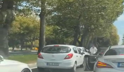 Düğün konvoyuna tepki gösterdi: Darp edildi - gundem