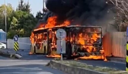 Büyükçekmece’de korkutan anlar: Park halindeki İETT otobüsü alev topuna döndü - gundem