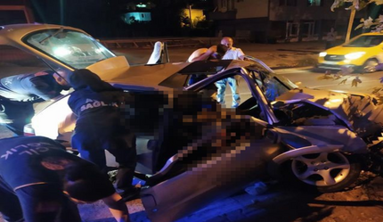 Otomobil ağaca çarptı: 1 ölü, 3 yaralı - gundem