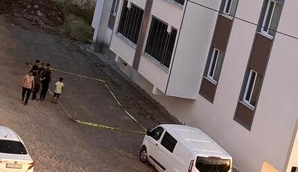 Açık balkon camı faciayı getidi, 2 yaşındaki çocuk düştü - gundem