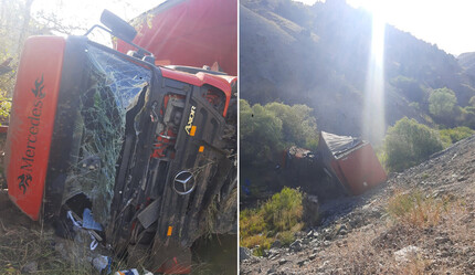 Erzincan'da korkunç kaza: Tır şarampole uçtu - gundem
