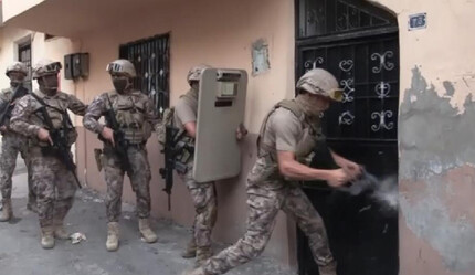 Zehir tacirleri şafak baskını ile kıskıvrak yakalandı! Çok sayıda şüpheliye yasal işlem yapıldı - gundem