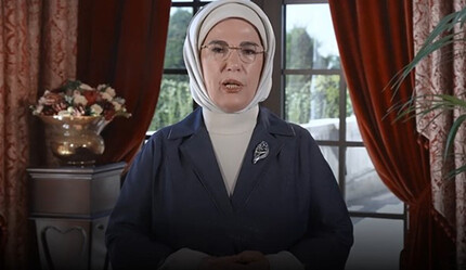 Emine Erdoğan'dan Ukrayna paylaşımı: 1196 çocuğumuzu Türkiye'ye getirdik  - dunya