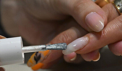 Kalıcı ojelerde gizli tehlike: Tırnaktaki enfeksiyon kemiğe iniyor - haberler