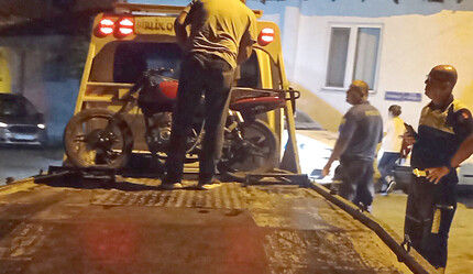Polisler kovaladı: Hırsızlar çaldığı motosikleti bırakıp kaçtı - gundem