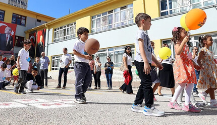 Eğitimde yeni dönem başladı: Okullarda kurallar katılaştırıldı - egitim